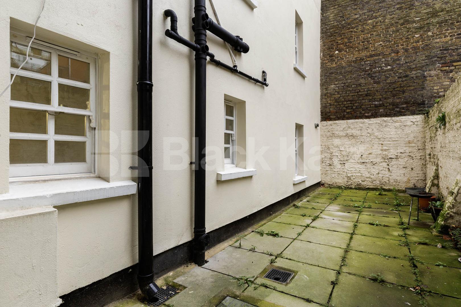 Newly painted two double bedroom flat with study near Regents Park and to tube! Cosway Street, Marylebone